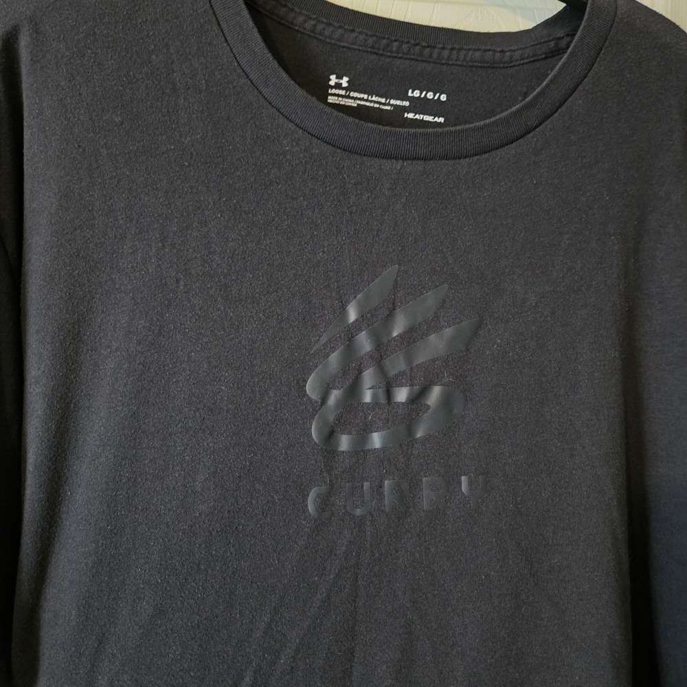 Under Armour Men's Black Graphic T-Shirt